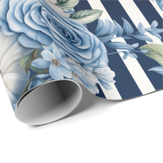Witte Blauwe Strepen Bloemen Verjaardag Cadeaupapier (Rol Hoek)