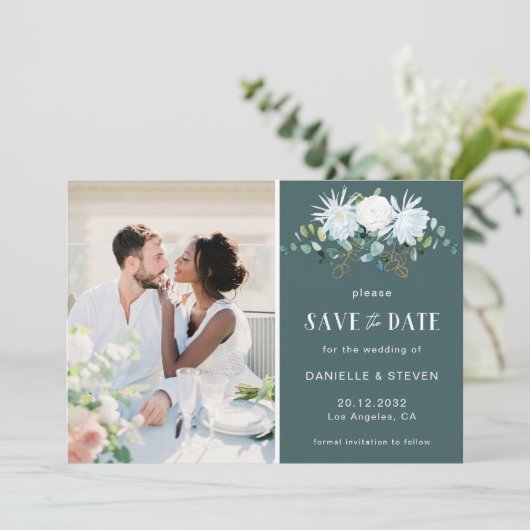 Witte bloem eucalyptus elegante foto bruiloft save the date (Staand voorkant)