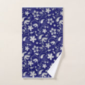 Witte bloem met blauwe achtergrond bad handdoek (Handdoek)