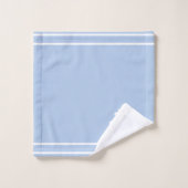 Witte bloem, monogram en strepen op lichtblauw bad handdoek (Wasdoekje)