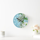 Witte Bloem op Blauw S Monogram Initiaal Wandklok (Huis)