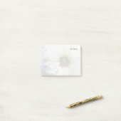 Witte bloem op muziek vervagen post-it® notes (Op bureau)