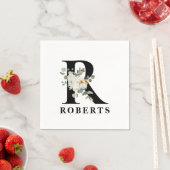 Witte Bloem Zwarte Monogram R Servet (Insitu)