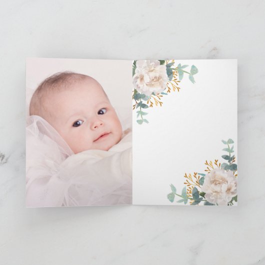 Witte bloemblaadjes eucalyptus kruis foto doop bedankkaart (Binnen)