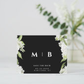 Witte Bloemen B/W Monogram Bruiloft Save the Date Briefkaart (Staand voorkant)
