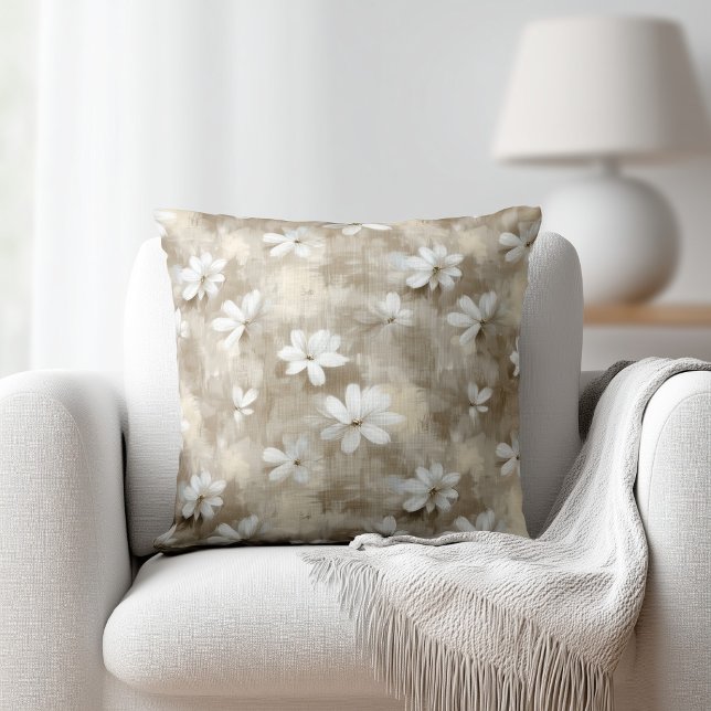 Witte Bloemen Beige Kussen (Creator heeft geüpload)