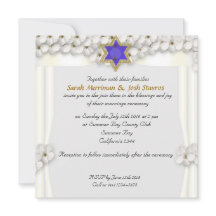 Witte bloemen bladerdak Joodse bruiloft