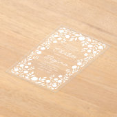 Witte Bloemen Border Wedding Acryl Uitnodigingen (Laagn)