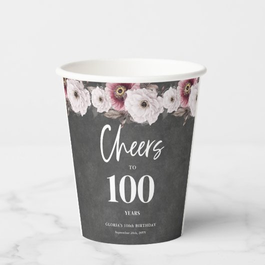 Witte Bloemen Chalkboard Proost op 100e verjaardag Papieren Bekers (Voorkant)