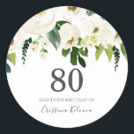 Witte bloemen & Cream Elegant 80th Birthday Ronde Sticker<br><div class="desc">Witte bloemen & Cream Elegant 80th Birthday Sticker Zie overeenkomend collectie in Niche en Nest Store</div>