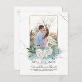 Witte bloemen en groen foto opslaan van de datum aankondigingskaart (Voorkant / Achterkant)