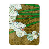 Witte bloemen en groene gedichten aan de bruine gr magneet (Verticaal)