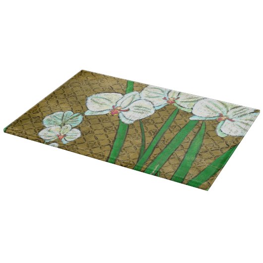 Witte bloemen en groene gedichten aan de bruine gr snijplank (Hoek)