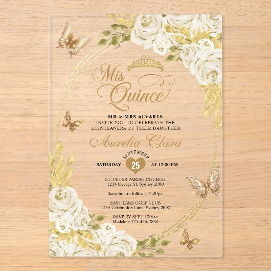 Witte Bloemen Gouden Tiara Vlinder Mis Quinceañera Acryl Uitnodigingen (Voorkant)
