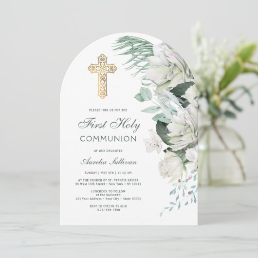 Witte bloemen Greenery Arch Eerste Communie Kaart (Staand voorkant)