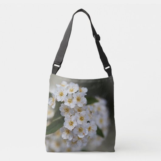 Witte bloemen in de lente crossbody tas (Voorkant)