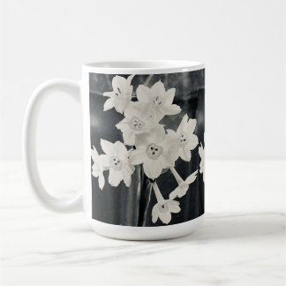 Witte bloemen koffiemok
