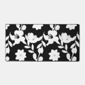 Witte bloemen met parels op zwart bureaumat (Voorkant)