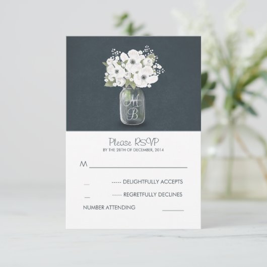 witte bloemen metselaar pot rustieke bruiloft RSVP Kaartje (Staand voorkant)