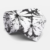 Witte bloemen op donkergrijs stropdas (Opgerold)