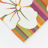 Witte bloemen op een gestreepte achtergrond fleece deken (Hoek)