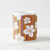 Witte bloemen op een gestreepte achtergrond grote koffiekop (Voorkant)