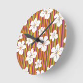 Witte bloemen op een gestreepte achtergrond ronde klok (Hoek)