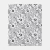 Witte bloemen op lichtgrijs. fleece deken (Voorkant)