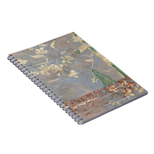 Witte bloemen op Newsprint Achtergrond Notitieboek (Rechterzijde)