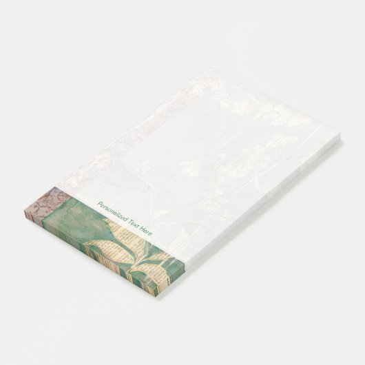 Witte bloemen op Newsprint Achtergrond Post-it® Notes (Schuin)