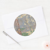 Witte bloemen op Newsprint Achtergrond Ronde Sticker (Envelop)