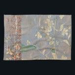 Witte bloemen op Newsprint Achtergrond Theedoek<br><div class="desc">De achtergrond van het krantenpapier en de diepgekleurde achtergrond verbergen bijna de witte bloemen die het middelpunt vormen van dit schilderij van Jennifer Goldberger. Een zeer unieke en boeiende afdruk kan een mooi cadeau zijn voor iemand die van avant-garde kunst houdt!</div>