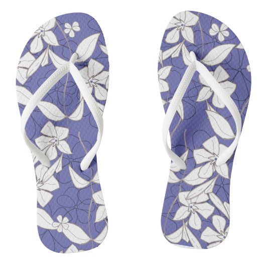 Witte bloemen op Periwinkle Teenslippers (Voetbed)