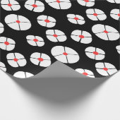 Witte bloemen op zwart cadeaupapier (Hoek)