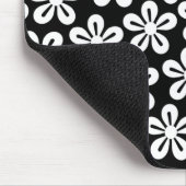 Witte bloemen op zwarte muismat (Hoek)