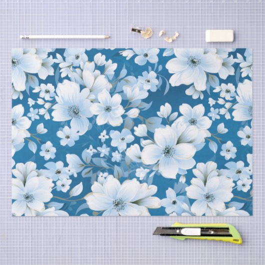 witte bloemen patroon, blauwe achtergrond, tissuepapier (Craft)
