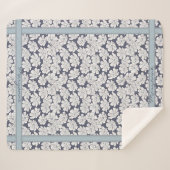 Witte Bloemen Schets Blauwe Schaduw Aangepaste Naa Sherpa Deken (Voorkant (horizontaal))