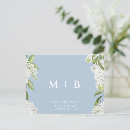 Witte Bloemen Sky Blue Bruiloft Save the Date Briefkaart (Staand voorkant)