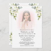 Witte Bloemen Vervaagd Foto Viering van het leven Kaart (Voorkant / Achterkant)