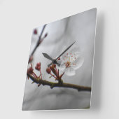 Witte bloemen vierkante klok (Hoek)