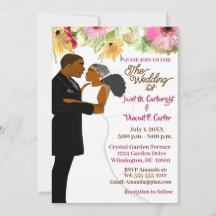 Witte bloemenAfrikaans Amerikaans Paar Bruiloft