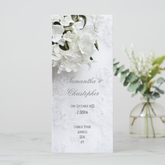Witte bloemenbruid boeket kerk bruiloft programma programmakaart (Staand voorkant)