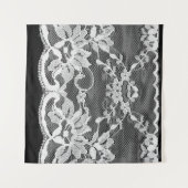 Witte bloemenkant: zwarte achtergrond. wandkleed (Voorkant (horizontaal))