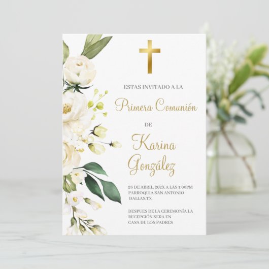 Witte bloemenspaanse eerste communie uitnodigen kaart (Staand voorkant)