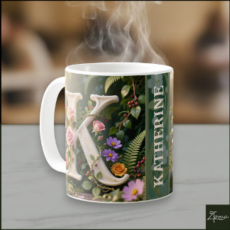Witte bloementuin monogram letter K Koffiemok