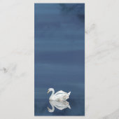 Witte Bloemenzwaan op Blauw huwelijksprogramma Menu (Achterkant)