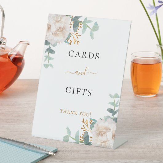 Witte bloemige eucalyptuskaarten cadeaus bord reclamebord met voetstuk (Insitu)