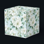 Witte bloemige feest behandeldoos bedankdoosjes<br><div class="desc">De feestgunstdoos is afgebeeld met een leuke witte bloemige print. 
Pas dit item aan of koop het zoals het is.
Tip: Voeg gewoon je lekkere traktaties toe en wat vrolijke linten.



Gelicentieerde afbeelding</div>