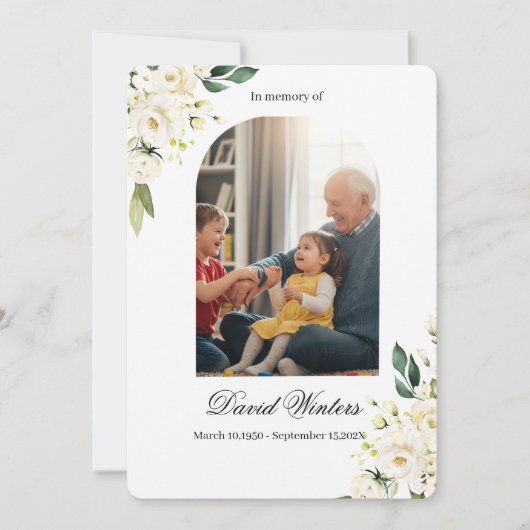 Witte bloemrijke rouwkaart uitnodiging  (Voorkant)