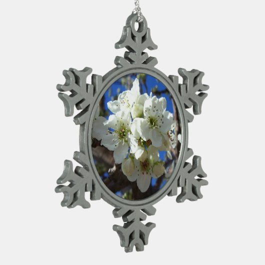 Witte bloesem Clusters Spring Flowering Pear Tree Tin Sneeuwvlok Ornament (Links)
